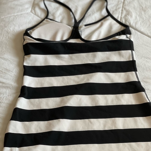 Lululemon Racerback top size 6 - Picture 5 of 9